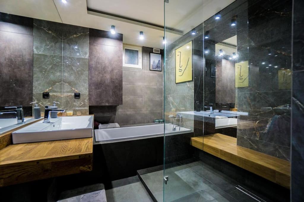 Uroczy Apartament Wita Stwosza Most Клодзко Экстерьер фото